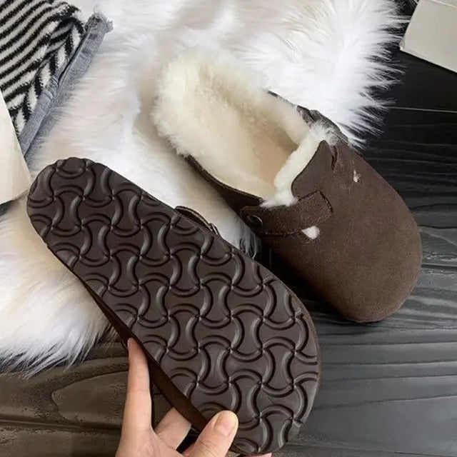 Pantofole da donna in pelle scamosciata