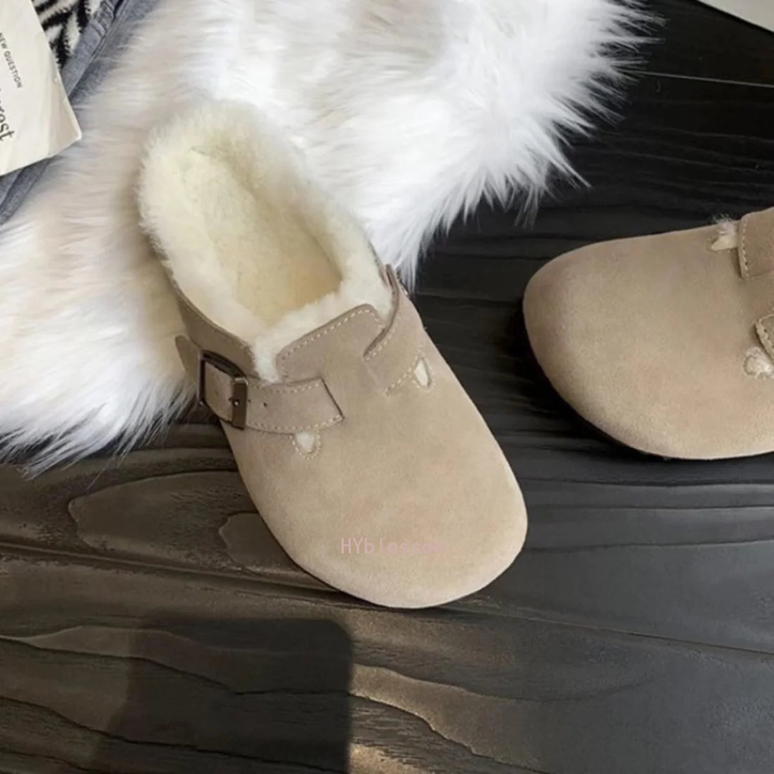 Pantofole da donna in pelle scamosciata